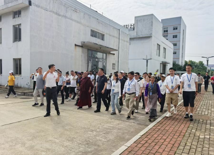 益陽喜迎西藏少數(shù)民族參觀團 共品湘益茶香續(xù)寫民族團結情